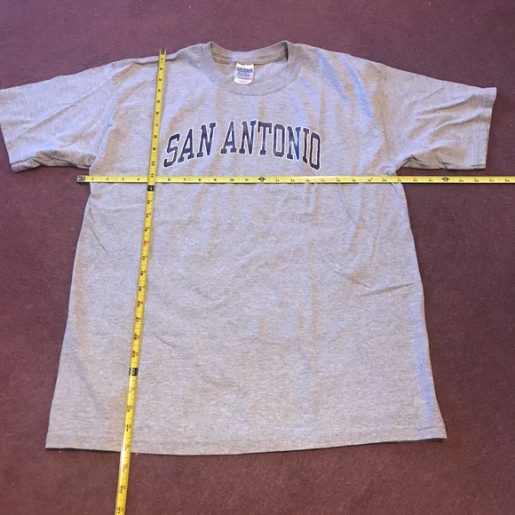 Gildan L Grey San Antonio tshirt - Picture 4 of 9